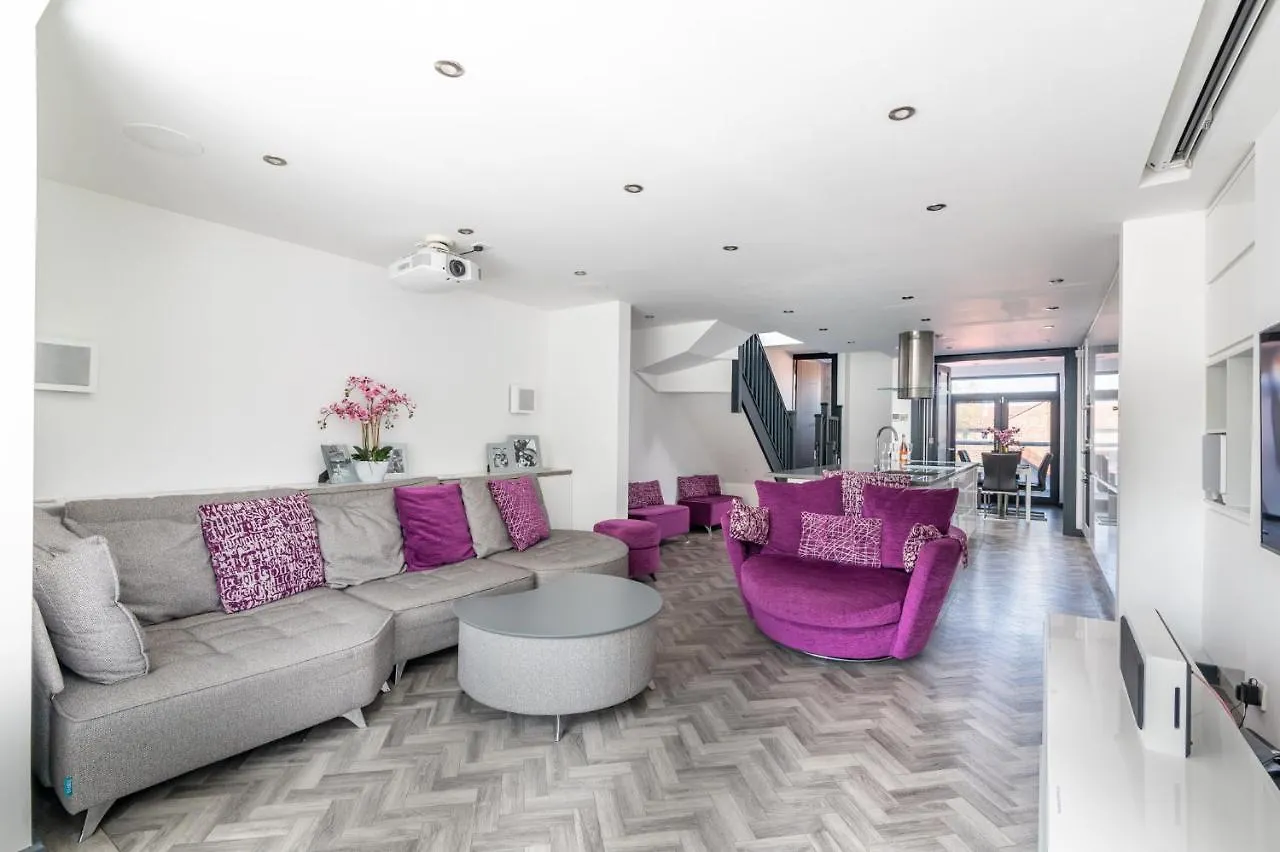 Apartment Modern Duplex Apt With 75 Inch Tv I Pass The Keys York United Kingdom