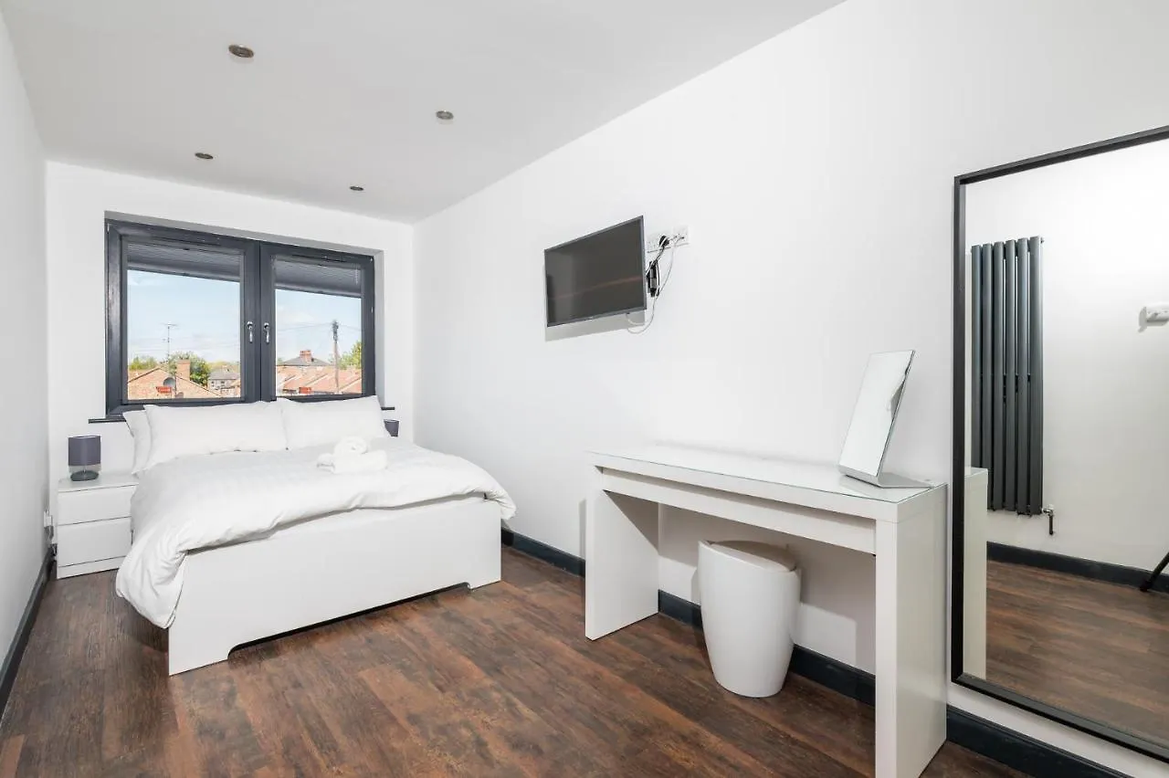 Apartment Modern Duplex Apt With 75 Inch Tv I Pass The Keys York