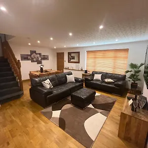  Holiday home Wilford Charm Spacious 3br Retreat In United Kingdom